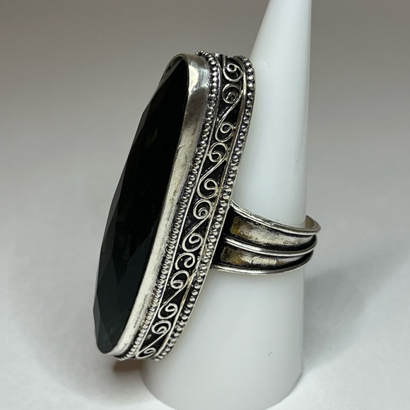 Large Iolite Elongated Faceted Cut Ring in 925 Silver Setting - Picture 7 of 16